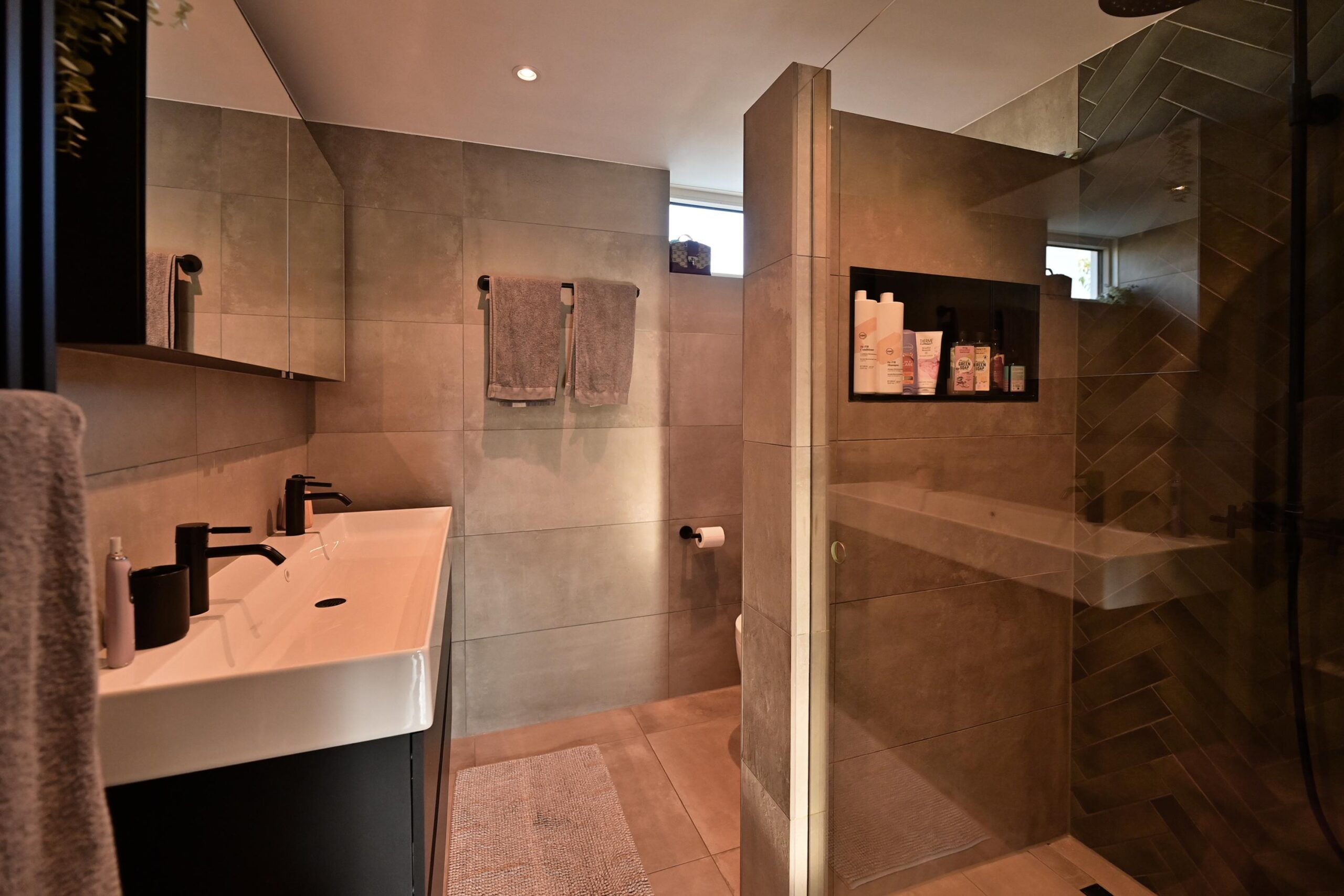 Tussenwoning te koop: Kruin 4, Huizen